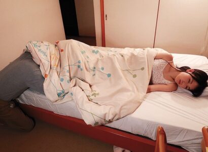 Phim Cháu gái mê mẩn những điều mới lạ khi đến tuổi dậy thì